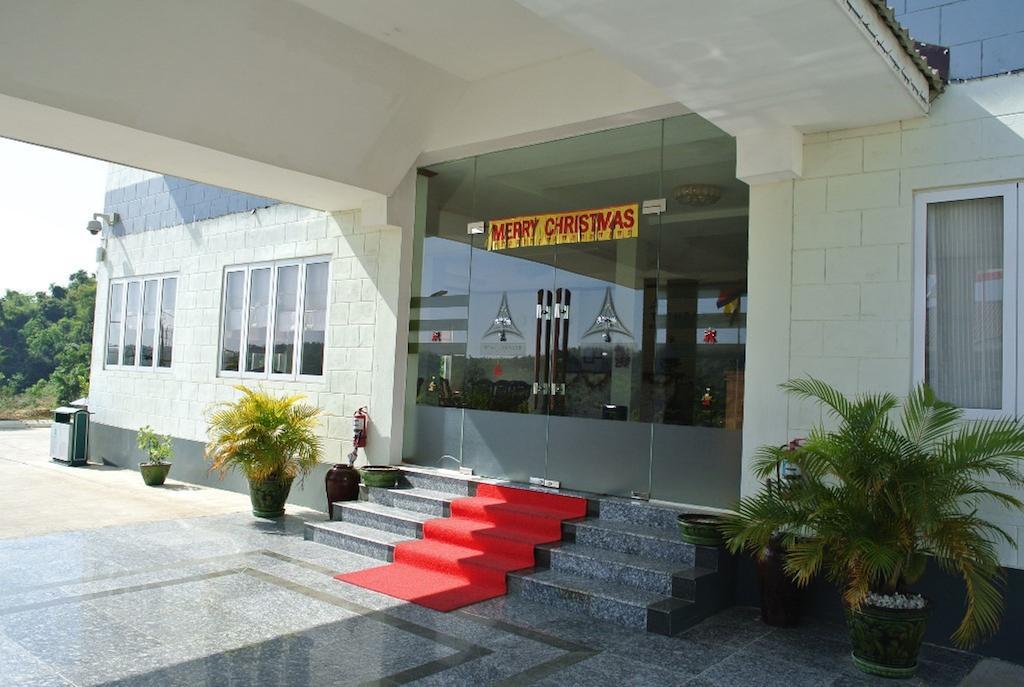 Myat Thinzar Hotel Oattara Thiri Экстерьер фото